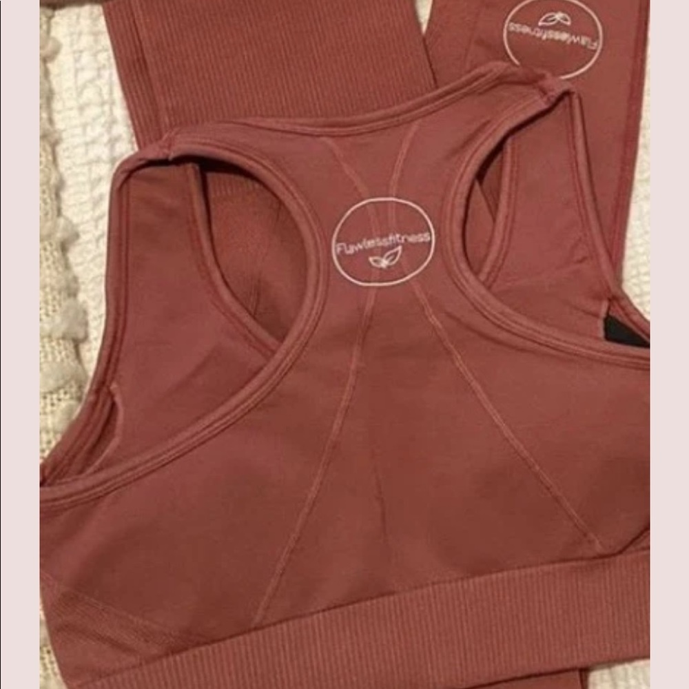 Active Wear Set - Picture 7 of 8